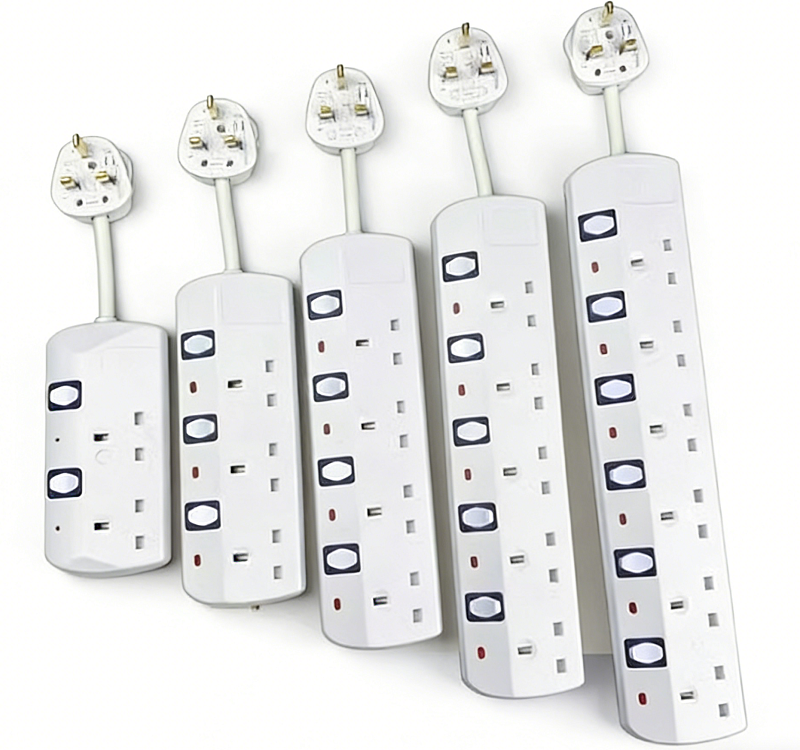 UK standard 3 outlet3 switch 13 A power plug white cable length3 m